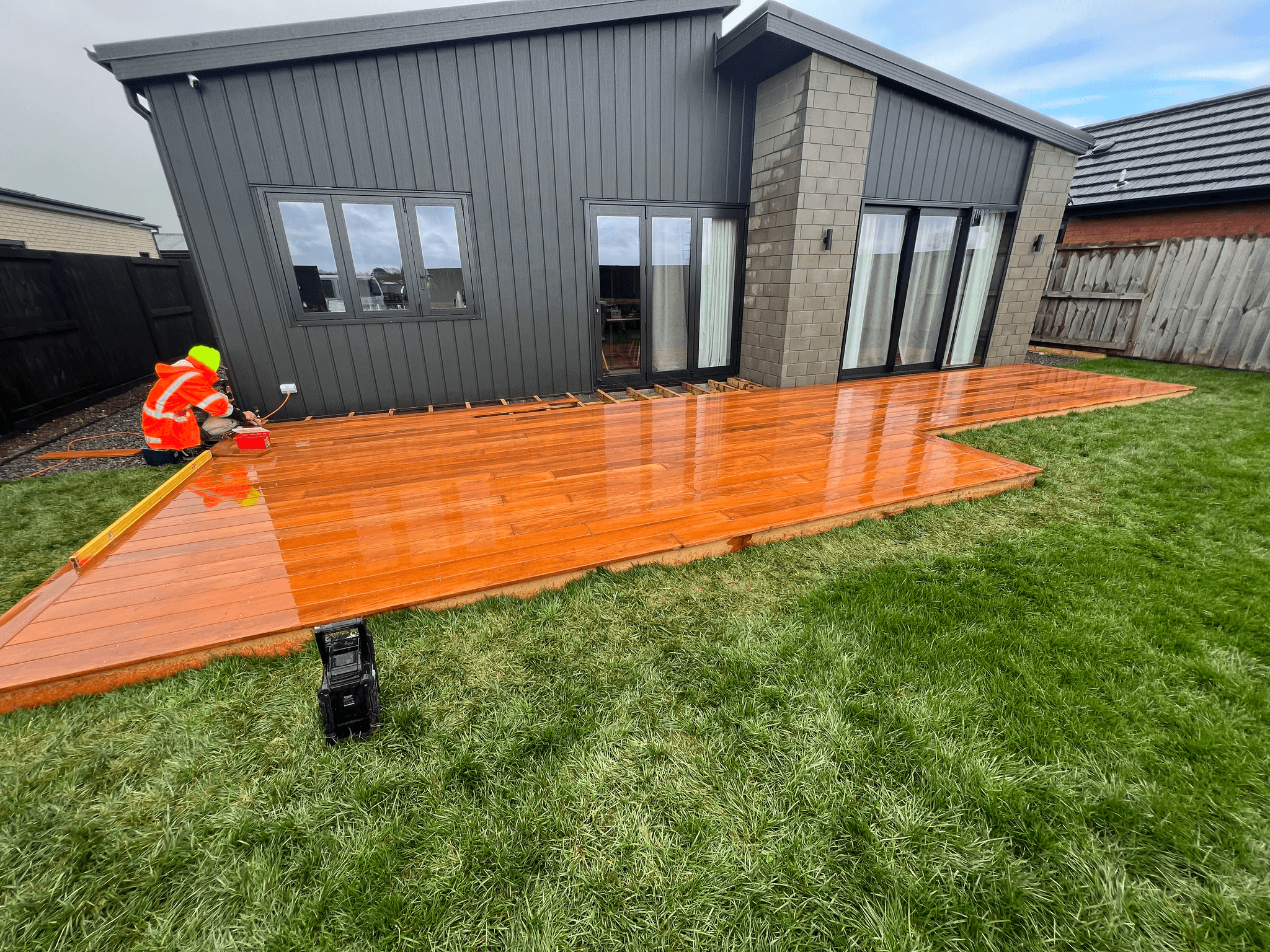 Bring your home back to life with a new deck & fence.